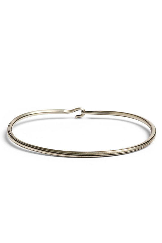 Armband m2399-bangle-side-hook-groove, Werkstatt Muenchen